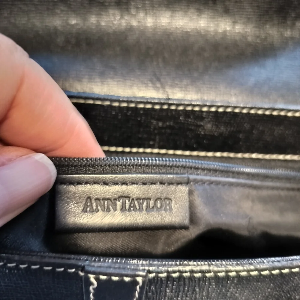 Ann Taylor Leather faux croc buckle bag Black Y2K vintage classic - Picture 2 of 10